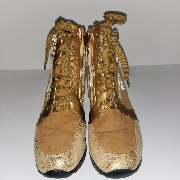 Gold Metalic Snake print wedge sneaker - Picture 4 of 6